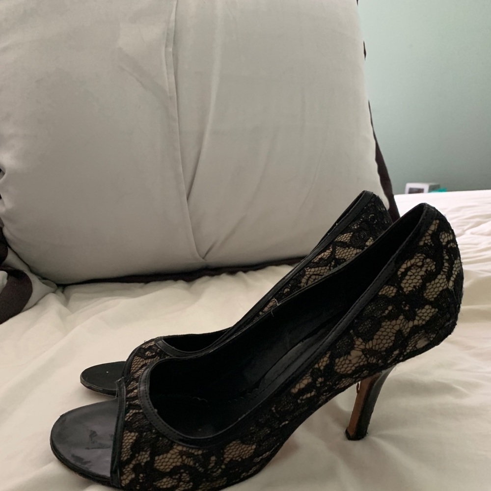 Black and White Lace Formal Shoes